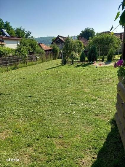 Casa de vanzare , curte privata, centru, acces auto - 1