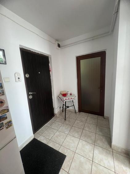 Apartament cu 2 camere decomandat în Micro 21