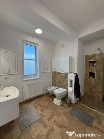 Casă cu 4 camere cu Teren 227 Mp în Central