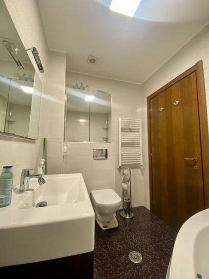 Apartament cu 2 camere decomandat, mobilat în Central
