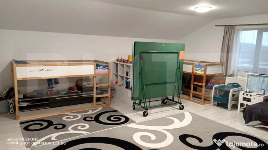 Casă cu 5 camere cu Teren 1174 Mp în Nazna