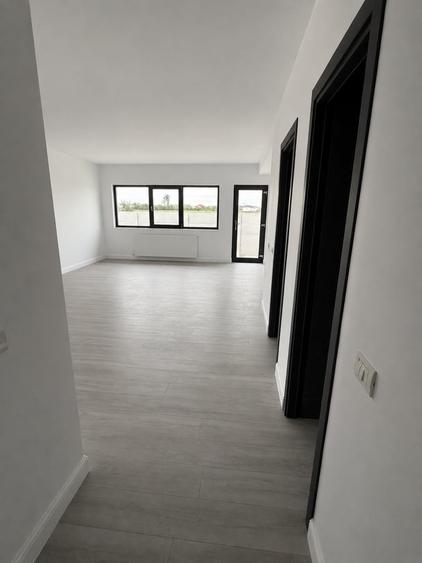 Casă cu 5 camere cu Teren 500 Mp în Ciorogârla