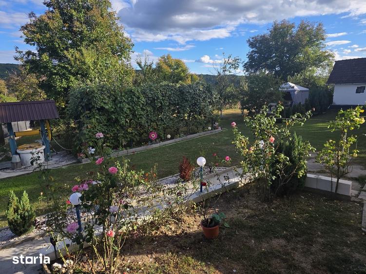 Casă cu 2 camere cu Teren 1300 Mp în Davidești