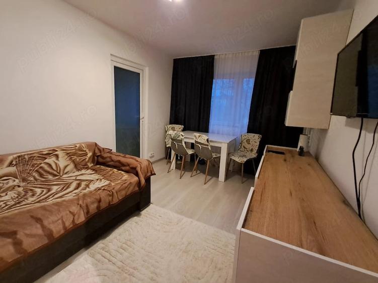 Apartament cu 2 camere nedecomandat în P-ța Doina