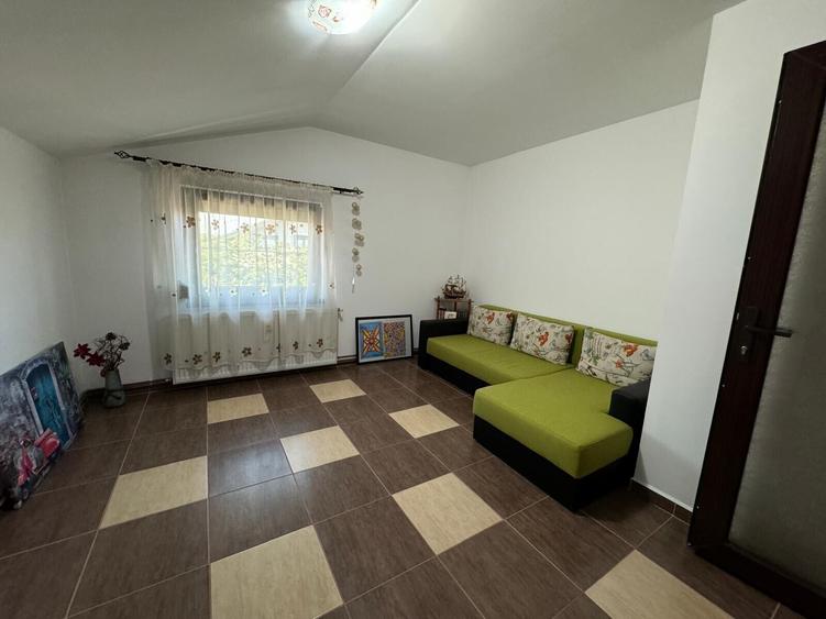 Casă individuală cu 7 camere cu Teren 259 Mp în Jilava