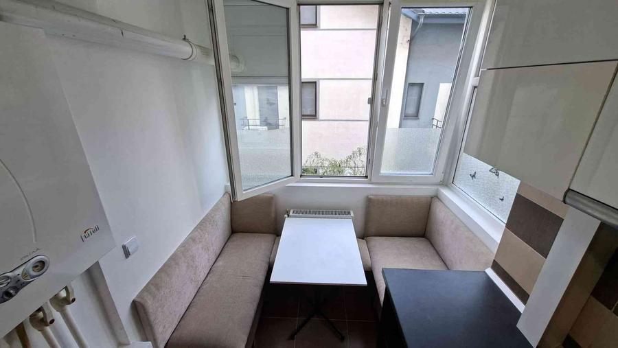 Apartament cu 2 camere decomandat în Berceni