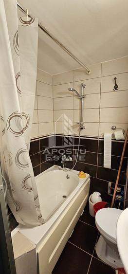 Apartament cu 2 camere nedecomandat, mobilat în Intim