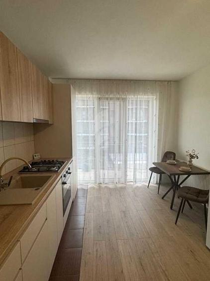 Apartament cu 2 camere semidecomandat, mobilat în Zorilor