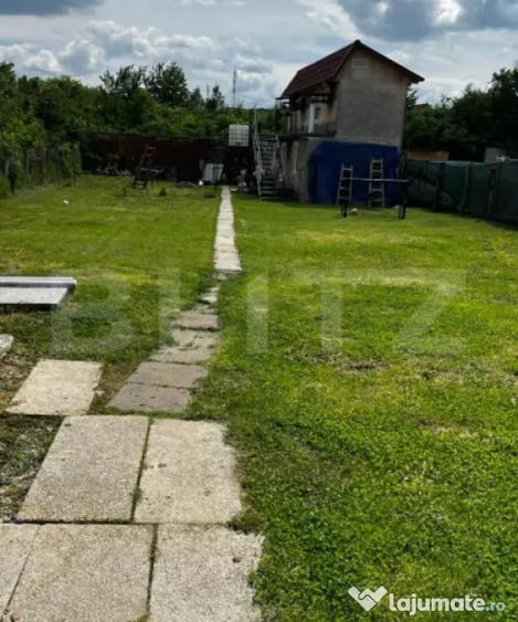 Casă cu 3 camere cu Teren 720 Mp în Central