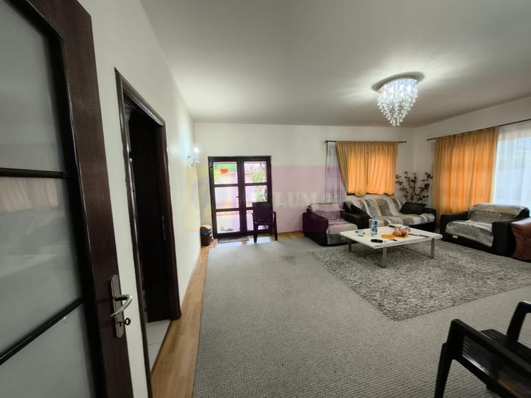 Casă cu 5 camere în Afumați