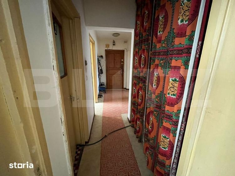 Apartament cu 3 camere decomandat în Micro 2