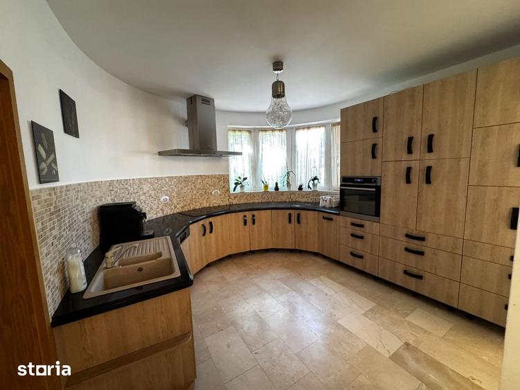 Casă cu Teren 608 Mp în Sub Arini