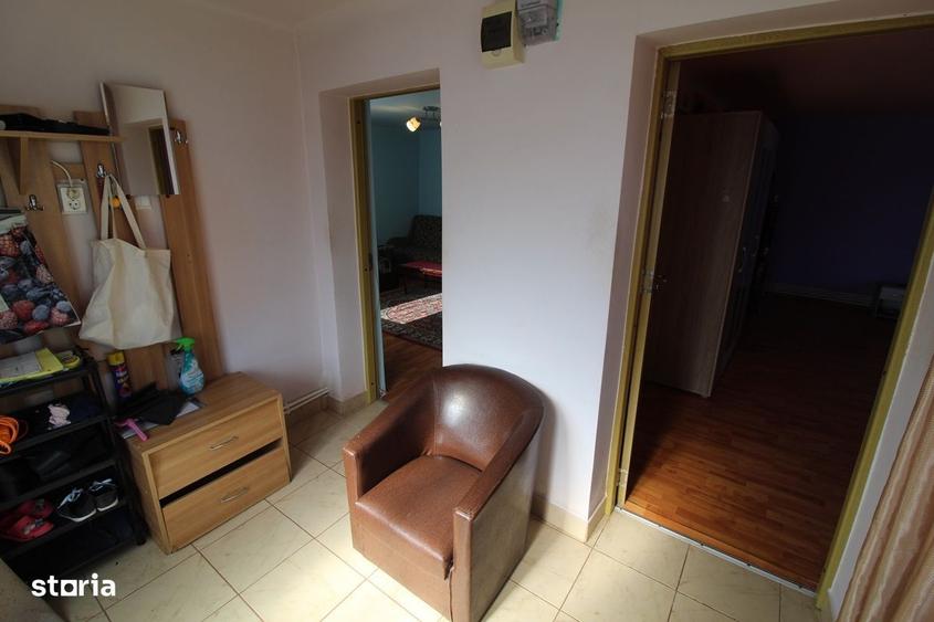 Casă cu 2 camere în Peștișu Mare