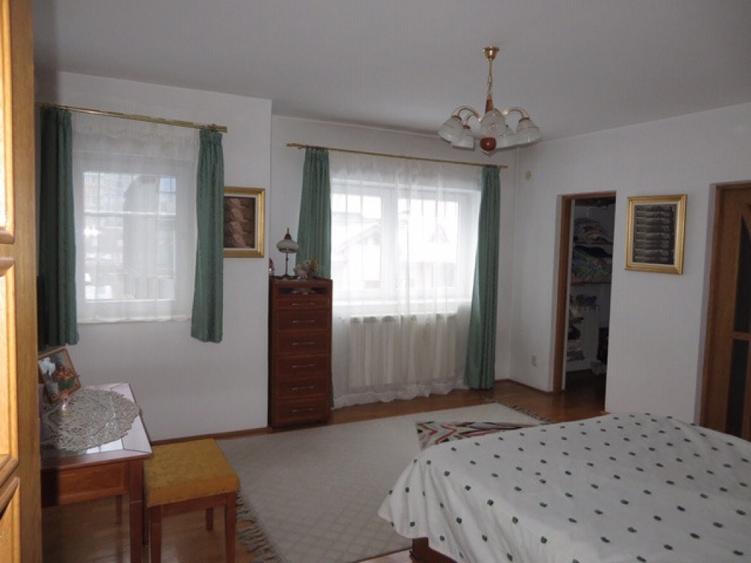 Casă cu 5 camere cu Teren 500 Mp în Mihai Bravu