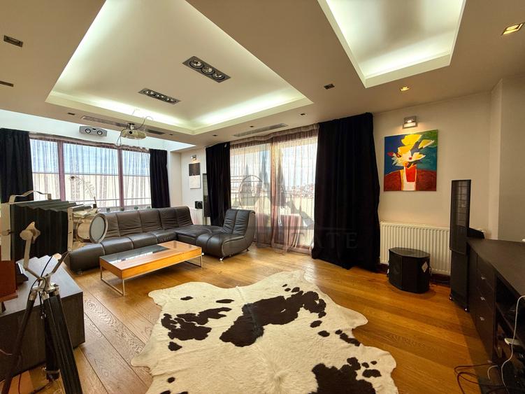 Apartament cu 5 camere decomandat, mobilat în Matei Voievod