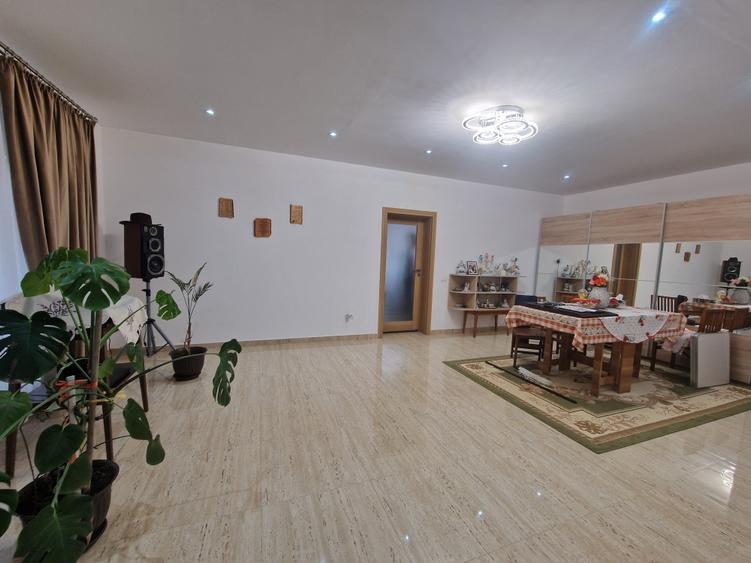 Casă individuală cu 5 camere cu Teren 420 Mp în Cumpăna