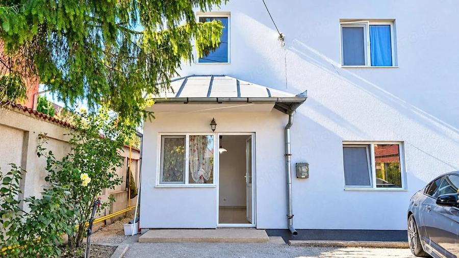 Casă cu 5 camere cu Teren 219 Mp în Trivale
