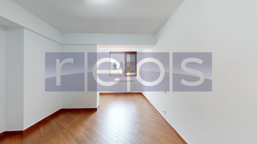 Apartament cu 4 camere decomandat în Beller