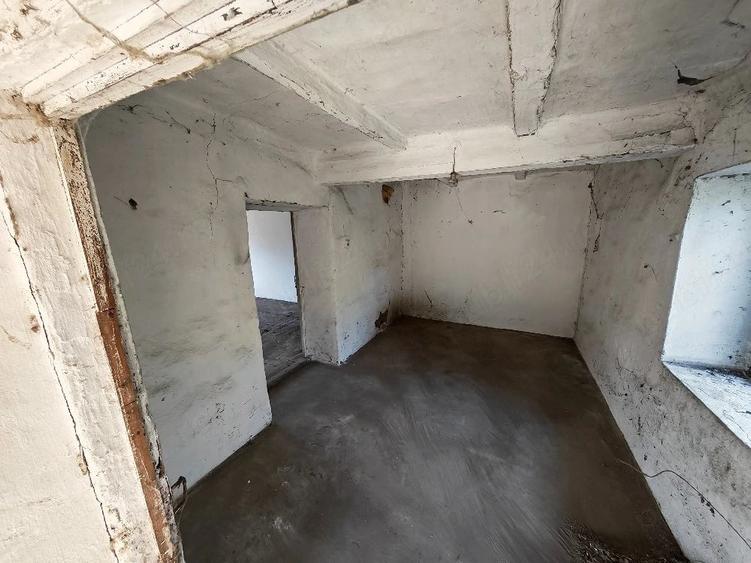 Casă cu Teren 1988 Mp în Central