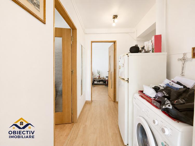 Apartament cu 4 camere semidecomandat în Dărmănești