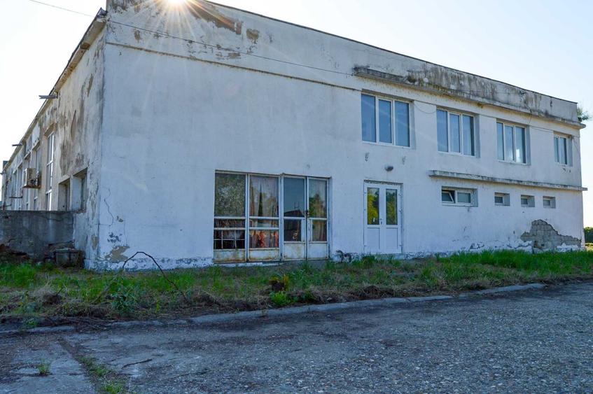 Spațiu comercial, de 7,354 mp, în Movila Miresii