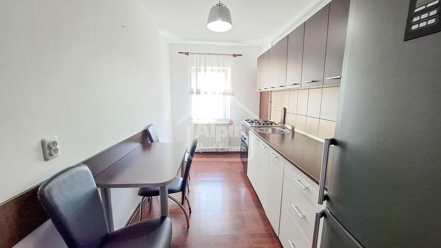 Apartament cu 3 camere decomandat, mobilat în Aurel Vlaicu