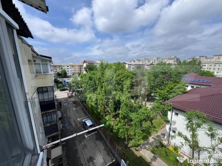 Apartament cu 2 camere semidecomandat, mobilat în Micro 11
