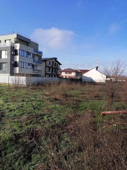 Teren în 1 Decembrie