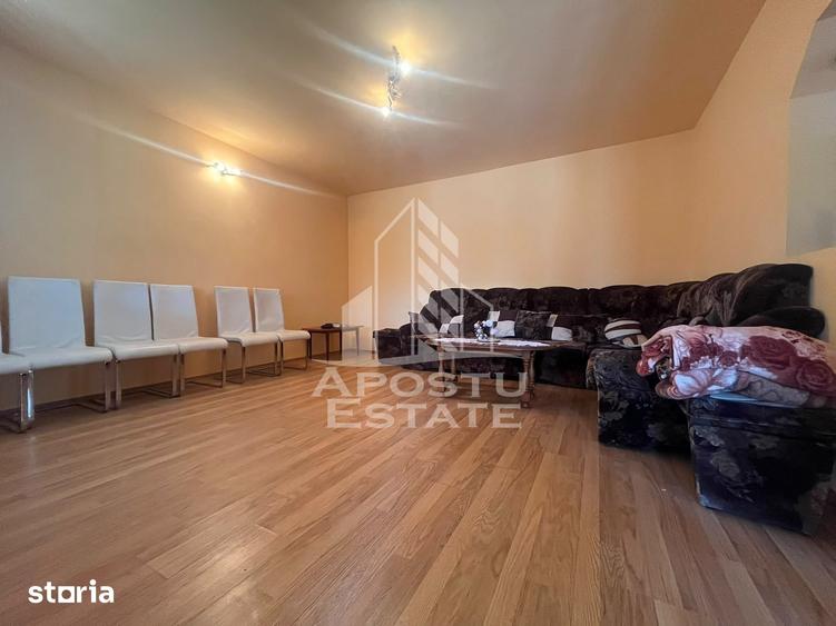 Casă cu 3 camere cu Teren 1400 Mp în Secusigiu