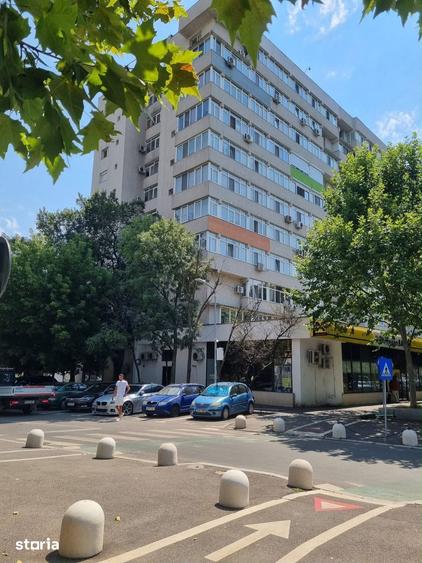Apartament cu 3 camere decomandat în Giurgiului