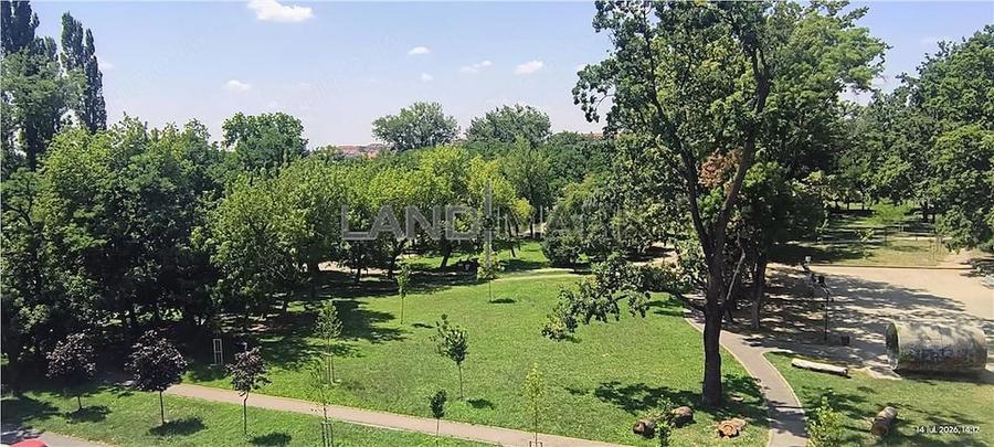 Apartament cu 3 camere decomandat în Soarelui