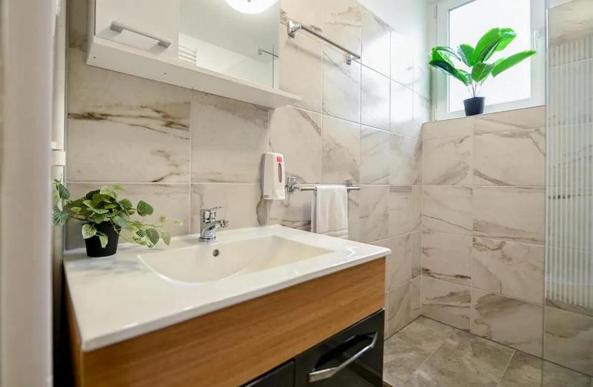 Apartament cu 2 camere semidecomandat în P-ța Romană
