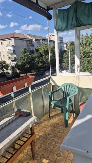 Apartament cu 3 camere decomandat în Nufărul