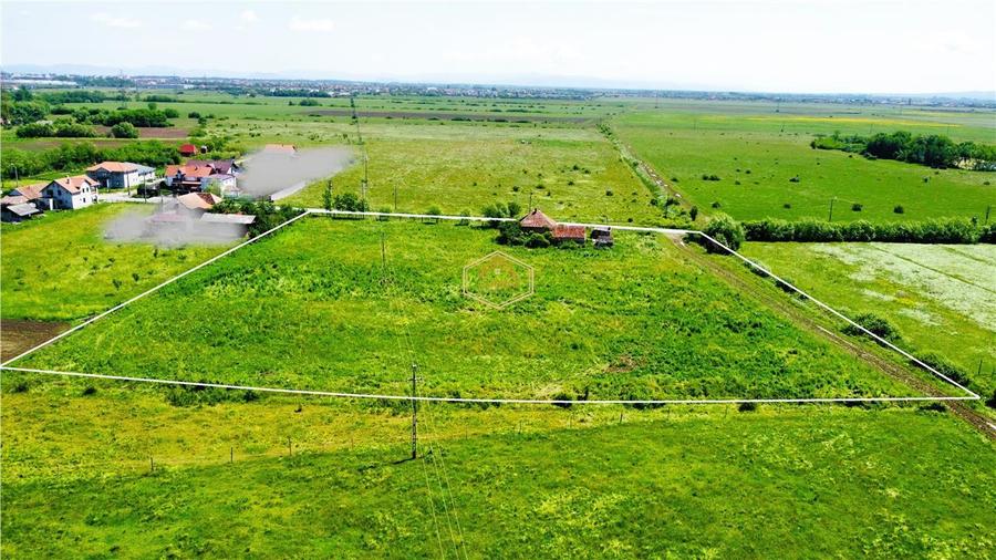 Teren Construcții extravilan de 10850 mp, în Sud