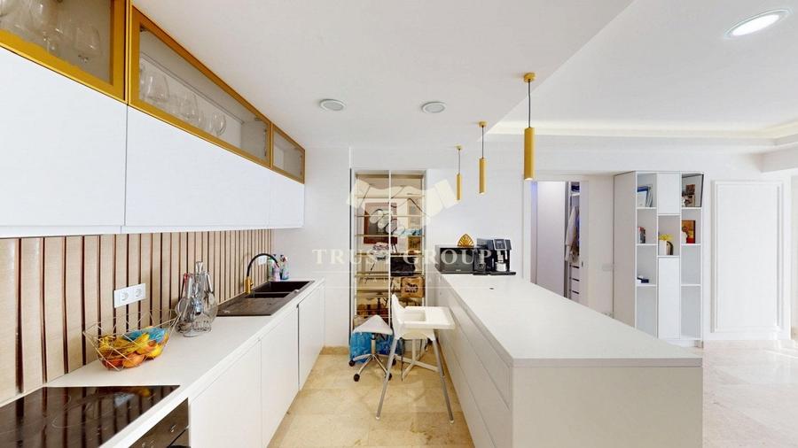 Apartament cu 4 camere semidecomandat, mobilat în Kiseleff