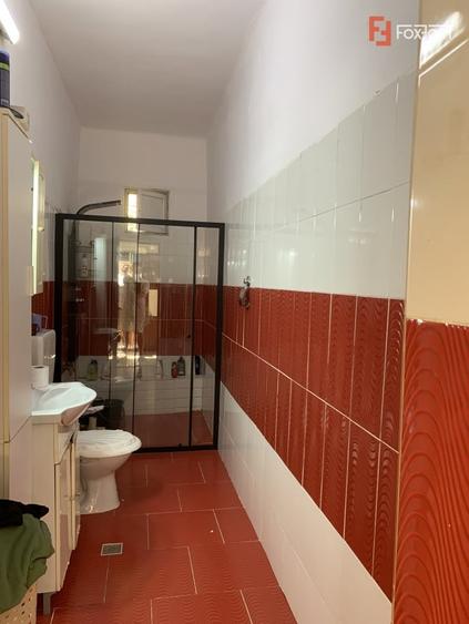 Casă individuală cu 6 camere cu Canalizare în Aradului
