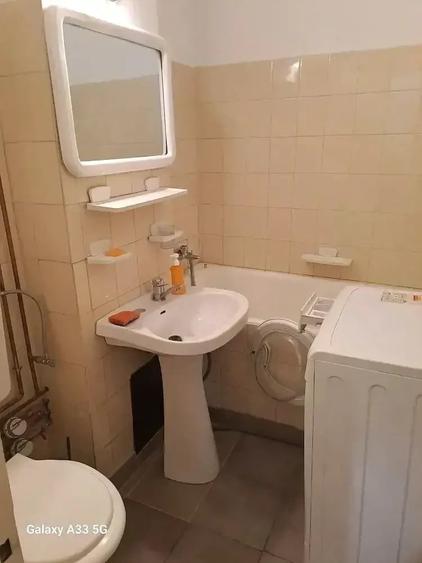 Garsonieră decomandată în Muncii