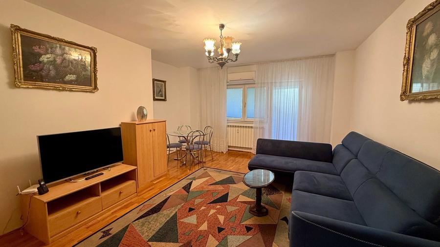 Apartament cu 3 camere decomandat în Unirii