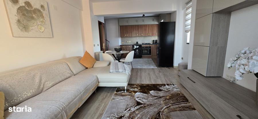Apartament cu 3 camere, mobilat în Central