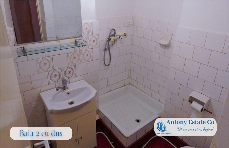 Apartament cu 4 camere decomandat în Rogerius