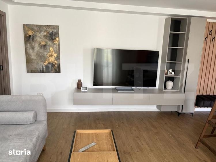 Apartament cu 4 camere semidecomandat în Central