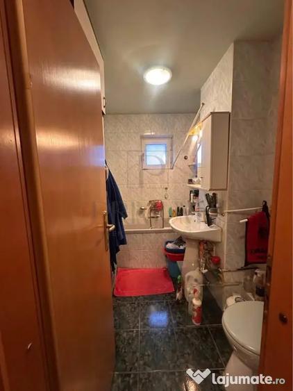 Apartament cu 3 camere decomandat, mobilat în Mircea cel Bătrân