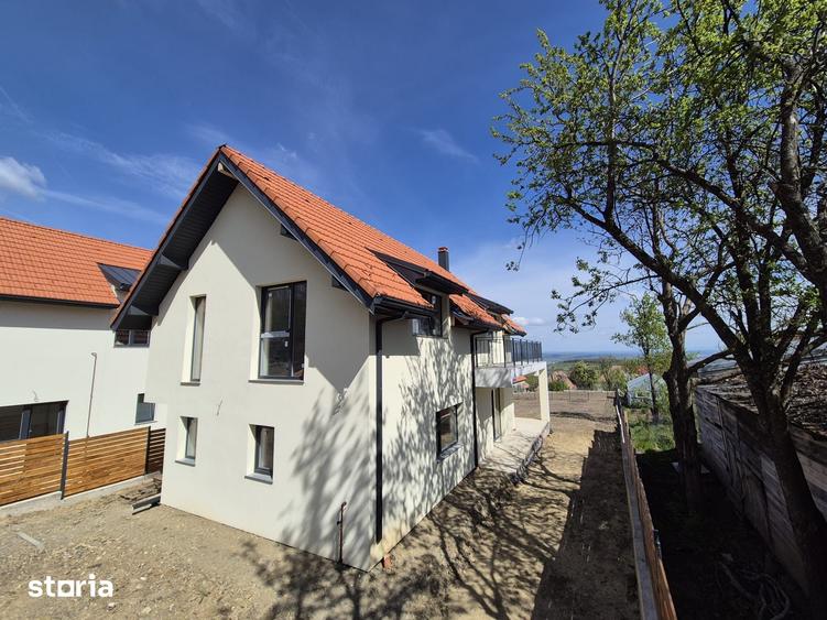Casă cu 4 camere cu Teren 700 Mp în Feleacu