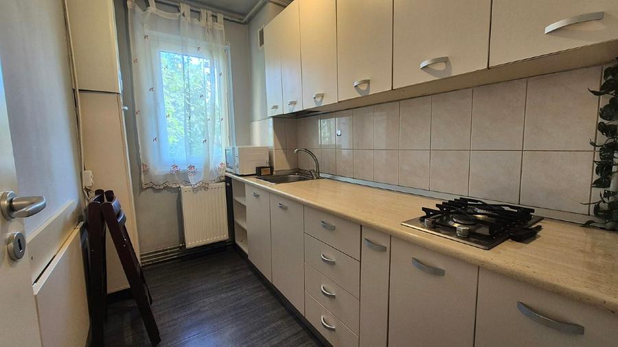 Apartament cu 2 camere semidecomandat în Centrul Civic