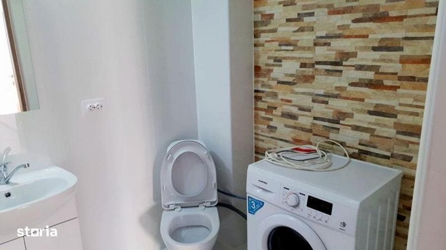 Apartament cu 3 camere semidecomandat în Florești