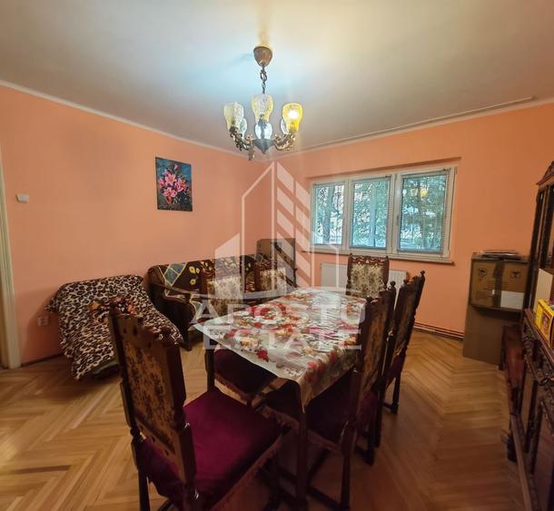 Apartament cu 3 camere decomandat, mobilat în Șagului