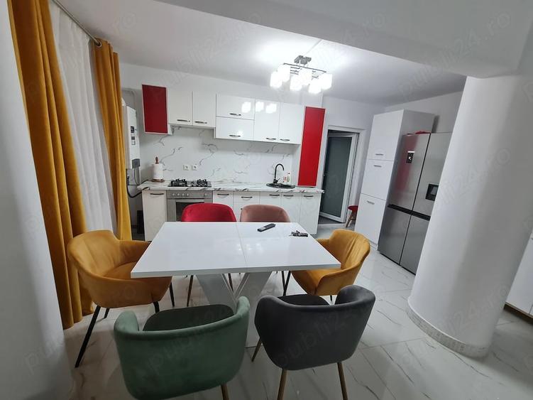 Apartament cu 3 camere semidecomandat în Filiași