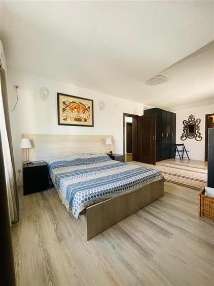 Duplex cu 5 camere cu Canalizare în Central