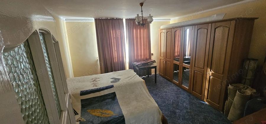 Casă cu Teren 680 Mp în Lugașu de Jos
