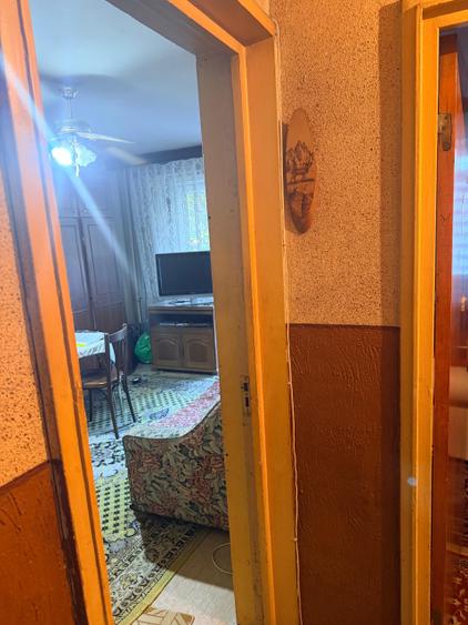 Apartament cu 3 camere decomandat în Giurgiului